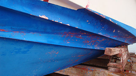 The hull of this boat is painted with an epoxy and polyurethane plastic paint, a sealant that has begun breaking down — and, presumably, releasing BPA. Credit: K. Saido