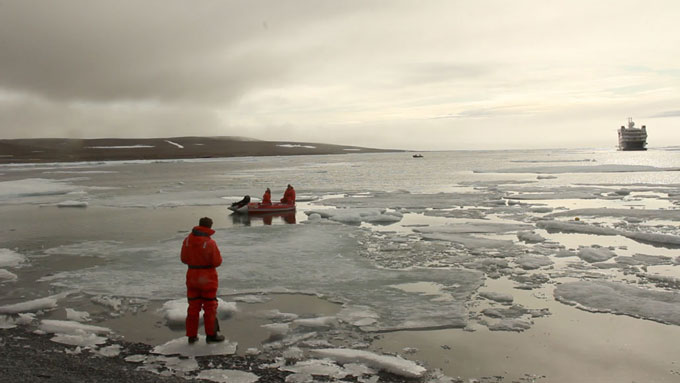 Resolute Bay ice flows