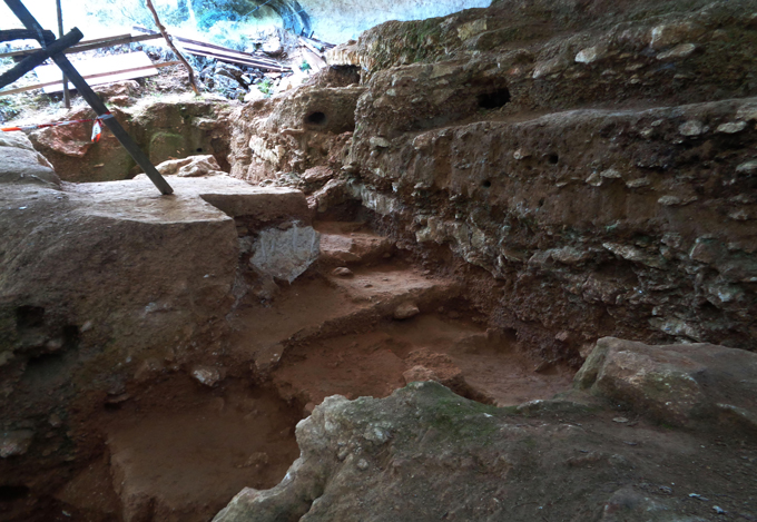 Abri du Maras excavation site