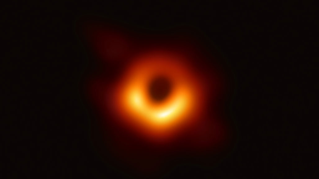 EHT black hole image