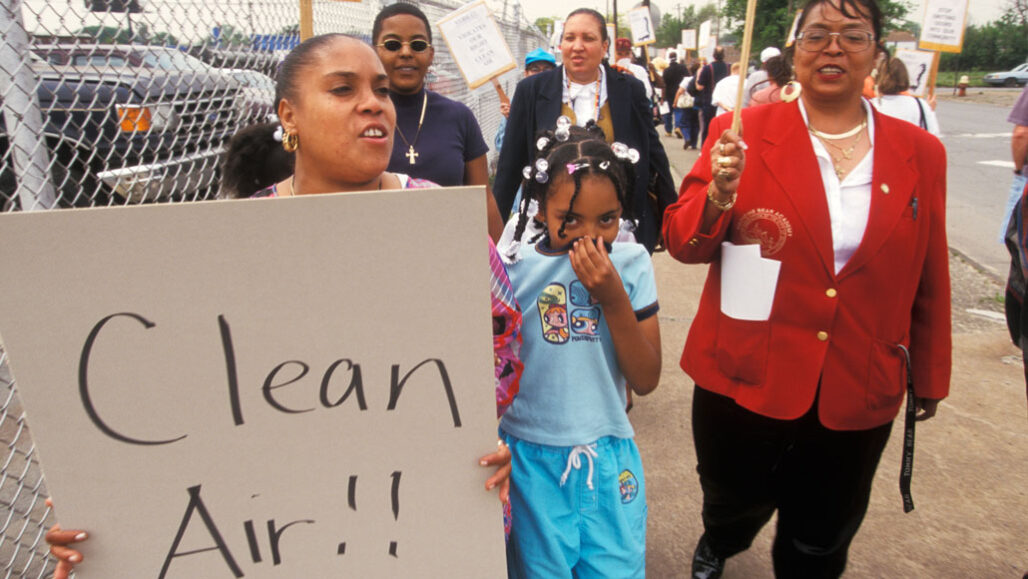 Detroit residents protesting air pollution