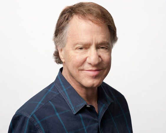 a headshot of Ray Kurzweil