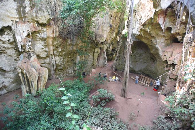 A child’s 78,000-year-old grave marks Africa’s oldest known human burial 1 Panga ya Saidi cave site