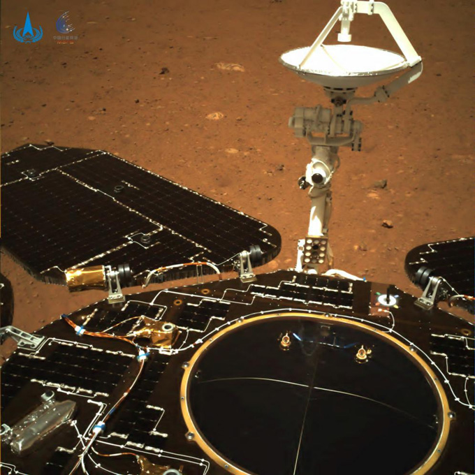 image of the rover’s solar panels and antenna