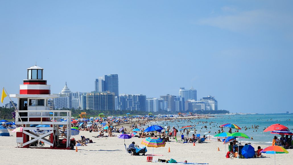 image of people on a beach in Florida in spring 2020
