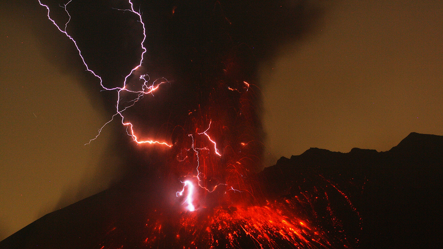Invisible bursts of electricity from volcanoes signal eruptions | Science News