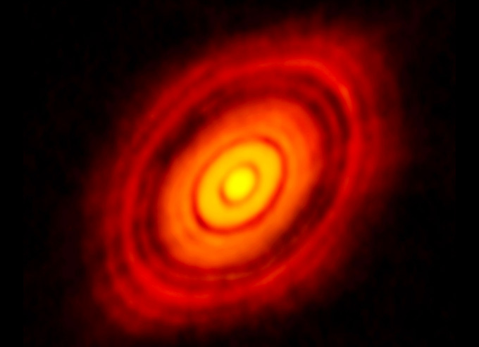 red planet-forming disk around HL Tauri