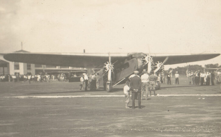 Trimotor takeoff