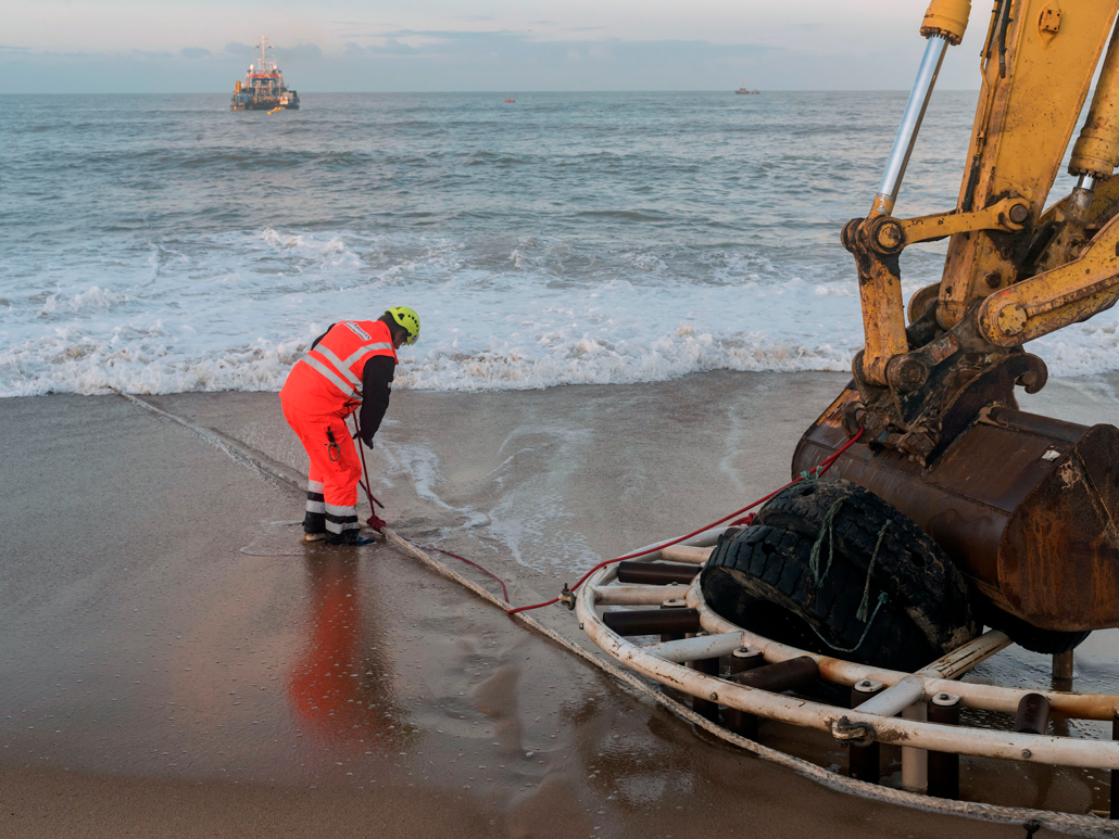 Cable laying in the ocean