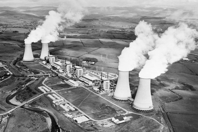 Calder Hall, the first full-scale commercial power plant