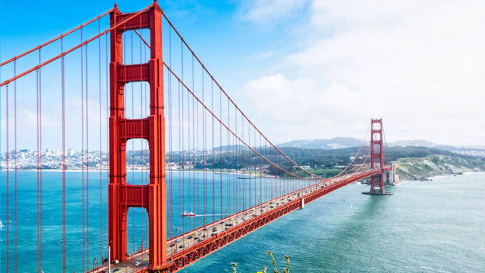 A photo of the Golden Gate Bridge on a bright sunny day