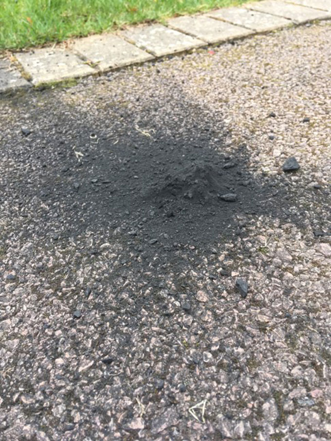 photo of meteorite dust and debris on the Wilcock driveway in England