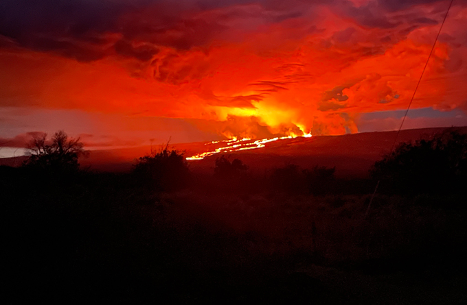 Lava streaming down Mauna Loa's northeast slopes