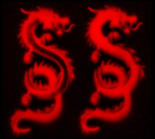 due draghi rossi realizzati con idrogel