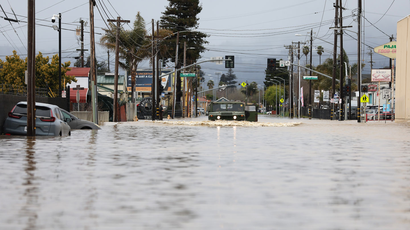 By flying over atmospheric rivers, scientists aim to improve forecasts