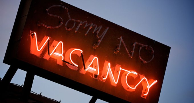 hotel vacancy sign