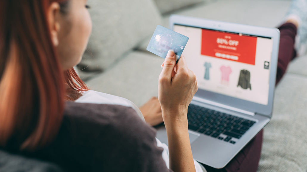 woman online shopping