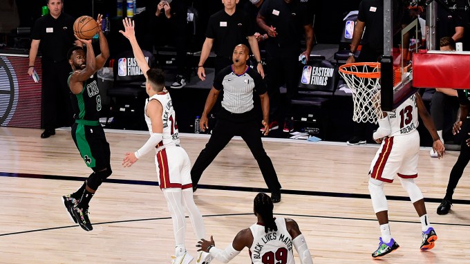 players in an NBA game in 2020