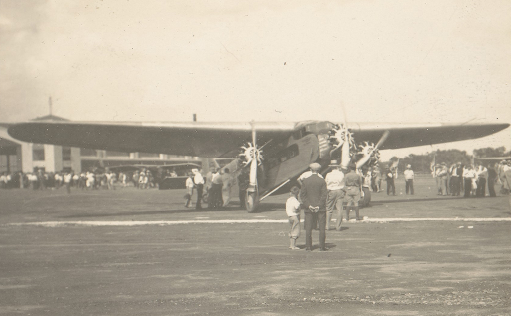 Trimotor takeoff