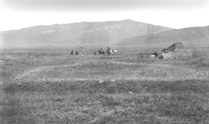 black and white image of a cemetery excavation in Kyrgyzstan in the 1800s
