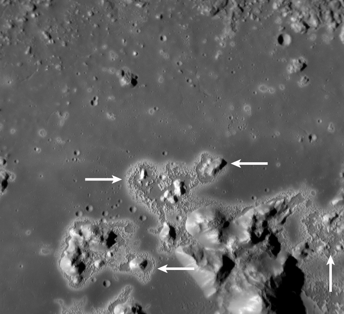 Mercury feature resembling glaciers