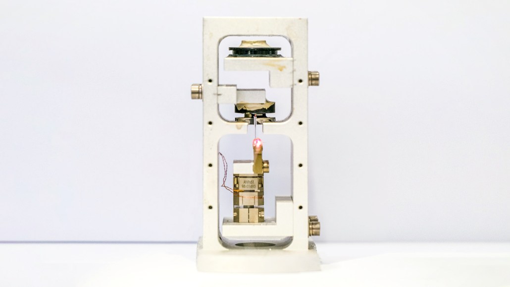 A tiny and portable gravimeter can sense changes in the Earth's gravitational field