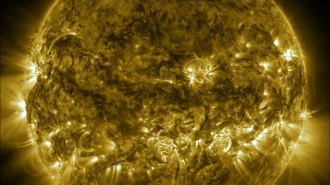 sciencenews.org - Lisa Grossman - Solar flares may show predictable warning signs hours before erupting